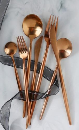 Ménagère / Couvert de table 24 pièces doré foncé