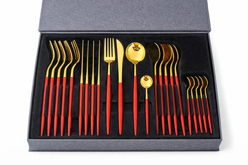 Ménagère / Couvert de Table 24 pièces dorée et rouge