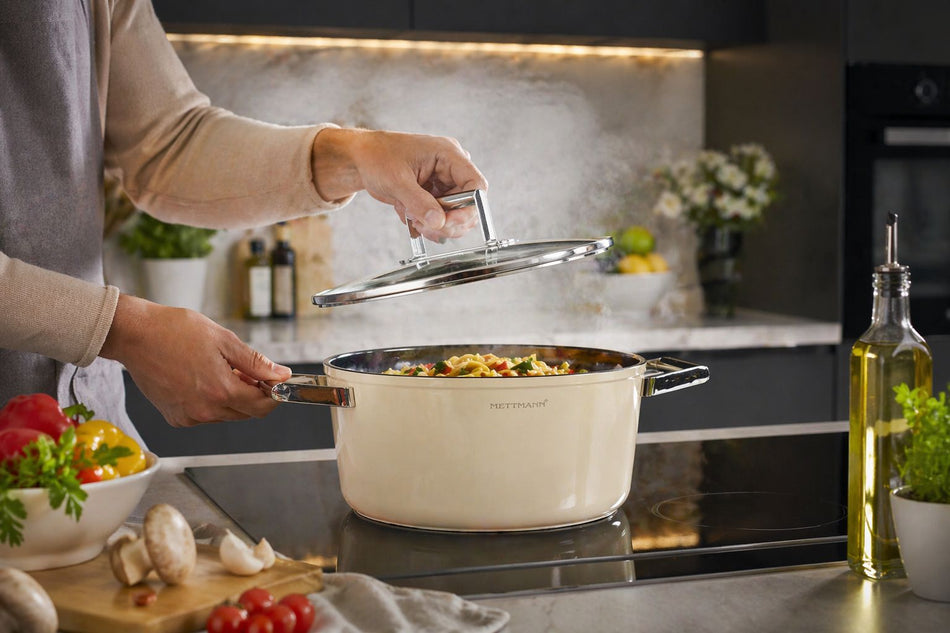 Batterie de Cuisine Induction 10 Pièces Beige Poêles, Marmites & Casserole en Fonte d’Aluminium – Manches Design – Revêtement Céramique Antiadhésif Sans PFOA/PFAS Tous Feux &Couvercles Verre