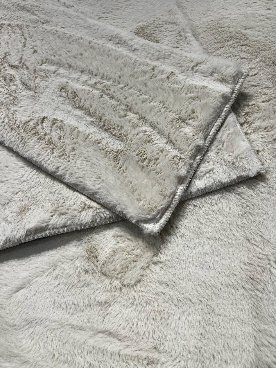 Lot de 6 Tapis de Sol en Fausse Fourrure - Antidérapants, Doux, Multitailles - Pour Caravane, Camping, Intérieur - Coloris Crème, Ivoire, Gris