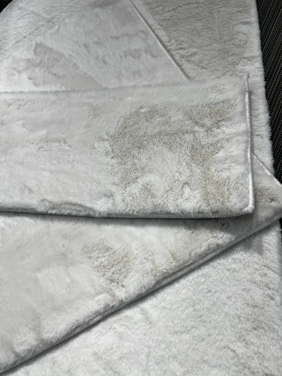 Lot de 6 Tapis de Sol en Fausse Fourrure - Antidérapants, Doux, Multitailles - Pour Caravane, Camping, Intérieur - Coloris Crème, Ivoire, Gris