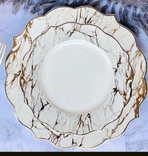 Service de table en porcelaine 25 pièces marbre doré